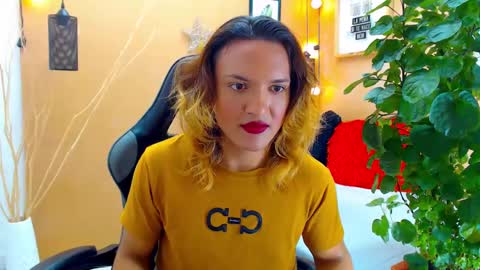 Snapshot of aslyhernandez chatting on September 15, 3:46 pm ASLY online show from September 15, 3:46 pm