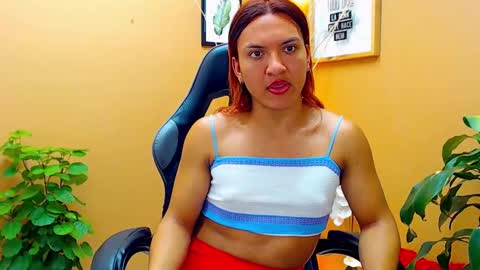 Snapshot of aslyhernandez chatting on February 26, 10:15 pm ASLY online show from February 26, 10:15 pm