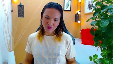 Snapshot of aslyhernandez chatting on September 11, 12:06 pm ASLY online show from September 11, 12:06 pm