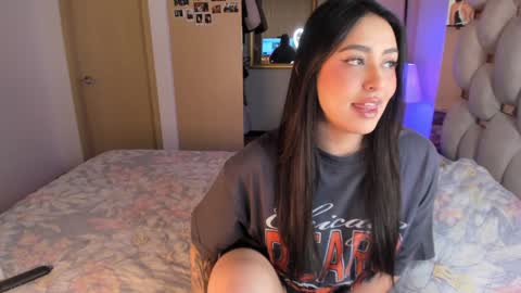 Snapshot of asshley__ chatting on February 3, 5:18 am Ashley online show from February 3, 5:18 am