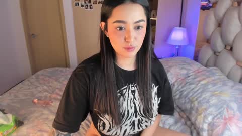 Snapshot of asshley__ chatting on January 31, 7:18 am Ashley online show from January 31, 7:18 am