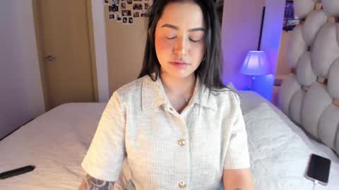 Snapshot of asshley__ chatting on February 25, 12:03 am Ashley online show from February 25, 12:03 am