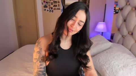 Snapshot of asshley__ chatting on February 11, 4:11 am Ashley online show from February 11, 4:11 am