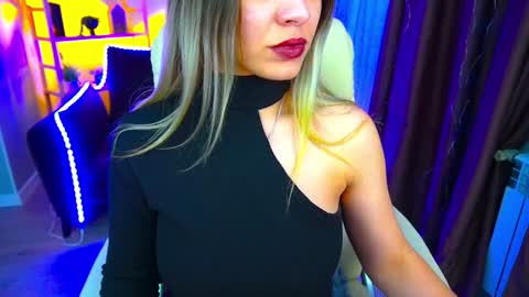 Snapshot of astraluxe_ chatting on January 28, 4:52 pm Asta online show from January 28, 4:52 pm