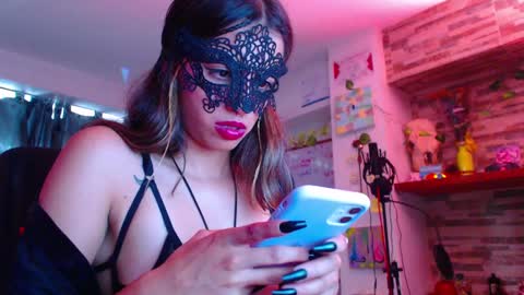 Snapshot of ateneasairce chatting on March 6, 6:48 pm Atenea online show from March 6, 6:48 pm