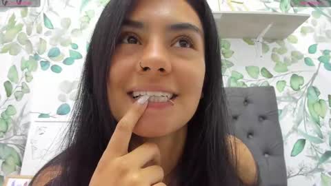 Snapshot of atilana_diaz chatting on February 13, 5:22 pm Atilana Diaz online show from February 13, 5:22 pm