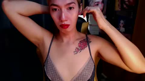 Snapshot of aurakharisma_xx chatting on January 26, 4:51 am Miss awra online show from January 26, 4:51 am