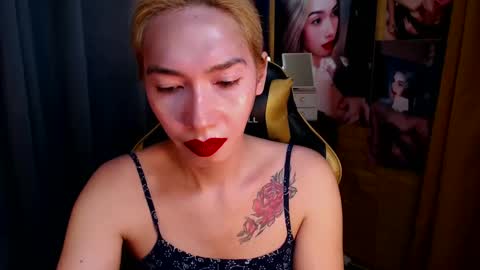 Snapshot of aurakharisma_xx chatting on March 3, 7:54 am Miss awra online show from March 3, 7:54 am