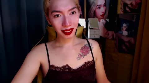 Snapshot of aurakharisma_xx chatting on March 7, 6:02 am Miss awra online show from March 7, 6:02 am