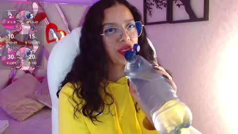 Snapshot of aurora_brown chatting on March 1, 1:53 am Aurora online show from March 1, 1:53 am