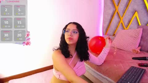 Snapshot of aurora_brown chatting on February 24, 10:26 am Aurora online show from February 24, 10:26 am