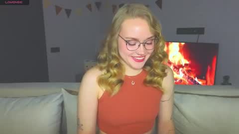 Kate online show from December 4, 3:59 pm