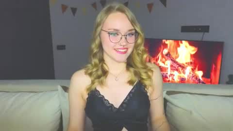 Kate online show from December 7, 6:54 pm