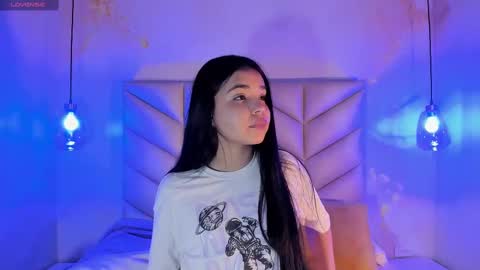 Snapshot of aurorafiore chatting on February 20, 11:32 pm Aurora online show from February 20, 11:32 pm