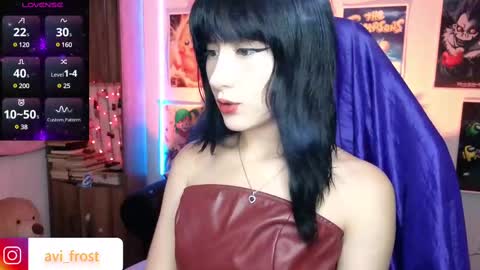 Snapshot of avi_frost chatting on March 10, 6:05 am Saraaaa independent model 3 online show from March 10, 6:05 am