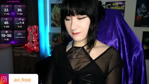 Snapshot of avi_frost chatting on February 27, 5:51 am Saraaaa independent model 3 online show from February 27, 5:51 am