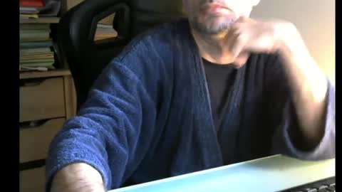 Snapshot of avoswe chatting on January 14, 8:09 am YANN... and SOPHIE sometimes online show from January 14, 8:09 am