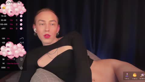Snapshot of avril_pearly_ chatting on February 4, 7:55 pm avril_pearly_ online show from February 4, 7:55 pm