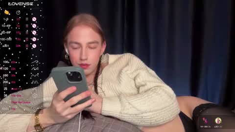 Snapshot of avril_pearly_ chatting on January 17, 10:56 pm avril_pearly_ online show from January 17, 10:56 pm