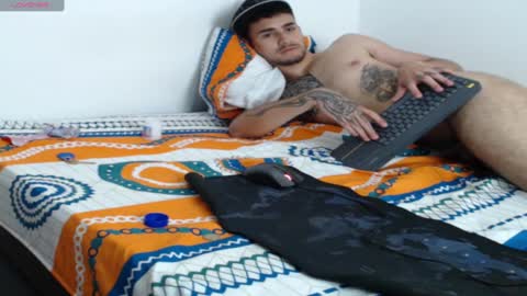 Snapshot of axel_ag chatting on February 9, 7:09 pm Axel online show from February 9, 7:09 pm
