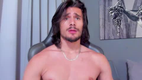 Axel online show from February 22, 3:01 am