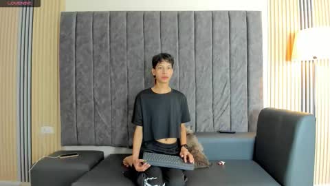 axel_two111 online show from September 14, 12:50 pm
