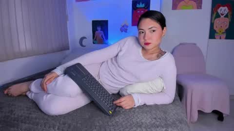 azumie online show from February 25, 6:01 pm