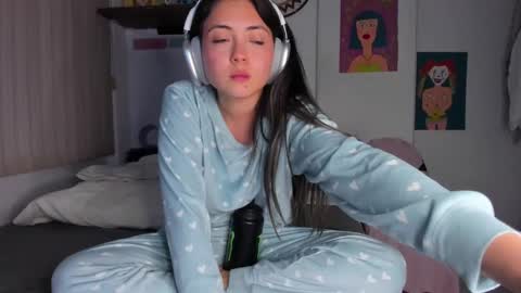 azumie online show from March 6, 8:48 pm