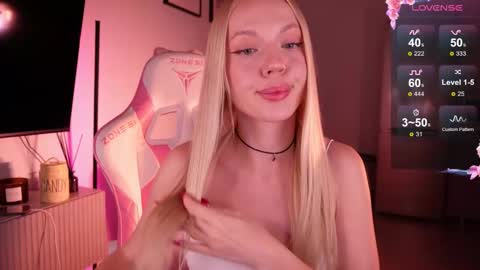 Snapshot of baaby_bon chatting on September 10, 1:56 pm Bonnie online show from September 10, 1:56 pm