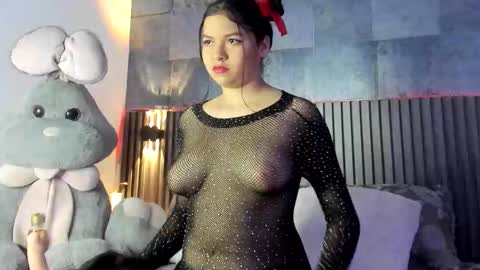  Babe Bella  online show from September 18, 7:07 pm