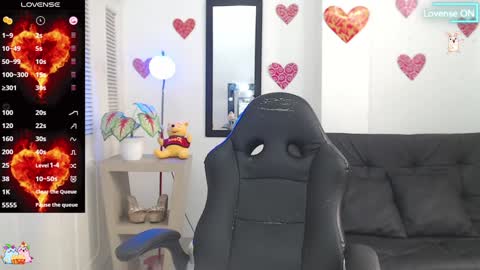 Snapshot of baby_blue18_ chatting on February 6, 4:47 pm salome online show from February 6, 4:47 pm