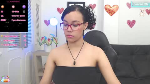 Snapshot of baby_blue18_ chatting on February 4, 10:55 pm salome online show from February 4, 10:55 pm