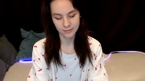 baby_kitte online show from December 21, 4:52 am
