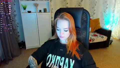 Snapshot of babyfoxyy chatting on February 25, 7:38 pm maddy online show from February 25, 7:38 pm
