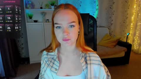 Snapshot of babyfoxyy chatting on December 5, 10:39 am maddy online show from December 5, 10:39 am