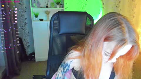 Snapshot of babyfoxyy chatting on December 19, 8:55 pm maddy online show from December 19, 8:55 pm