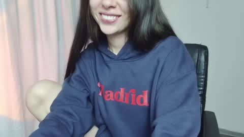 Snapshot of babyprincesstalia chatting on February 25, 3:31 am Talia online show from February 25, 3:31 am