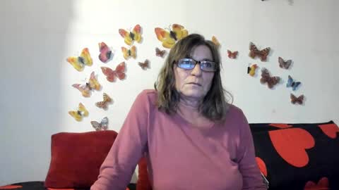 Snapshot of badgg chatting on December 5, 3:23 pm Gina online show from December 5, 3:23 pm