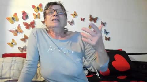 Snapshot of badgg chatting on February 16, 5:26 pm Gina online show from February 16, 5:26 pm