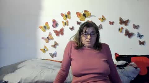 Snapshot of badgg chatting on December 3, 5:06 pm Gina online show from December 3, 5:06 pm