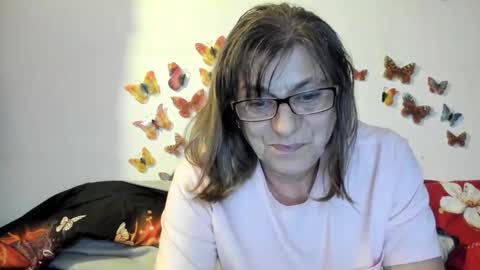Snapshot of badgg chatting on December 1, 7:05 pm Gina online show from December 1, 7:05 pm