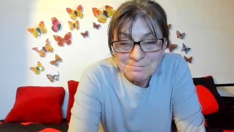 Snapshot of badgg chatting on February 7, 4:24 pm Gina online show from February 7, 4:24 pm