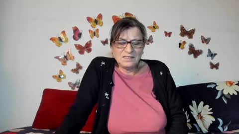 Snapshot of badgg chatting on January 13, 2:00 pm Gina online show from January 13, 2:00 pm