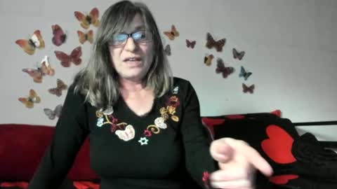 Snapshot of badgg chatting on February 12, 3:05 pm Gina online show from February 12, 3:05 pm