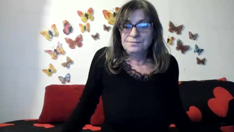 Snapshot of badgg chatting on February 21, 3:32 pm Gina online show from February 21, 3:32 pm