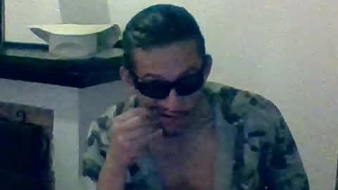 Snapshot of badhombremx chatting on March 2, 9:53 am Mexican livin Off the Wall online show from March 2, 9:53 am