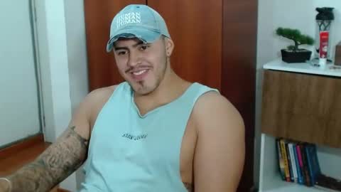 Snapshot of baltazardupont chatting on February 27, 1:28 pm Andres - online show from February 27, 1:28 pm