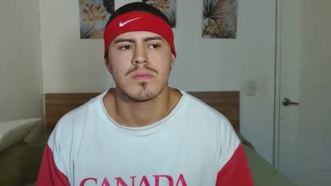 Snapshot of baltazardupont chatting on February 19, 12:33 pm Andres - online show from February 19, 12:33 pm