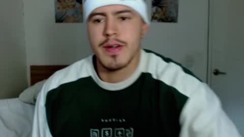 Snapshot of baltazardupont chatting on February 17, 1:33 pm Andres - online show from February 17, 1:33 pm