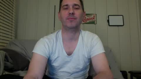 Snapshot of banksysmash chatting on December 11, 2:19 am Jay online show from December 11, 2:19 am